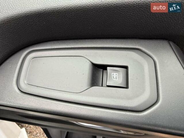 Белый Рено Трафик, объемом двигателя 0 л и пробегом 204 тыс. км за 20900 $, фото 38 на Automoto.ua