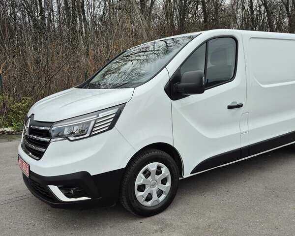 Белый Рено Трафик, объемом двигателя 2 л и пробегом 70 тыс. км за 23900 $, фото 5 на Automoto.ua