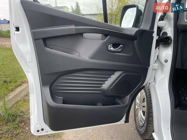 Белый Рено Трафик, объемом двигателя 2 л и пробегом 200 тыс. км за 20700 $, фото 36 на Automoto.ua