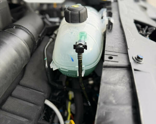 Білий Рено Трафік, об'ємом двигуна 2 л та пробігом 202 тис. км за 16999 $, фото 29 на Automoto.ua