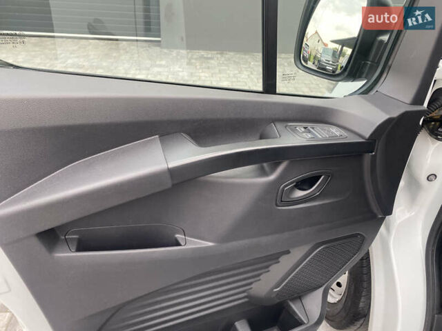 Белый Рено Трафик, объемом двигателя 2 л и пробегом 240 тыс. км за 19300 $, фото 20 на Automoto.ua