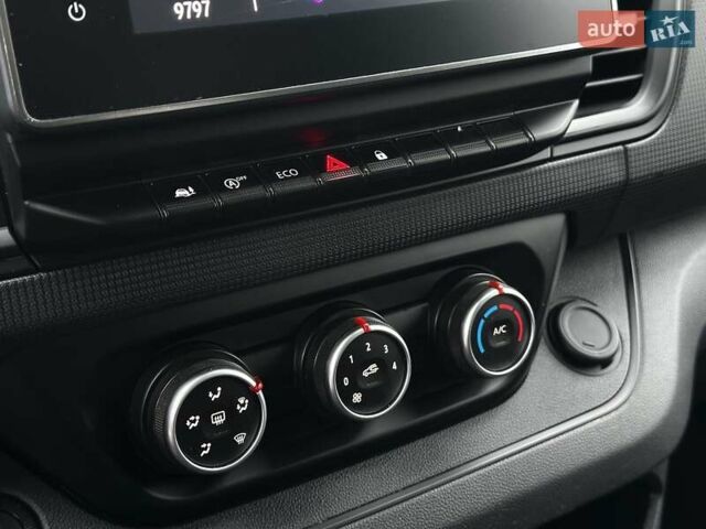 Белый Рено Трафик, объемом двигателя 2 л и пробегом 106 тыс. км за 23800 $, фото 50 на Automoto.ua