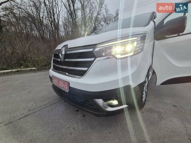 Белый Рено Трафик, объемом двигателя 2 л и пробегом 70 тыс. км за 23900 $, фото 44 на Automoto.ua