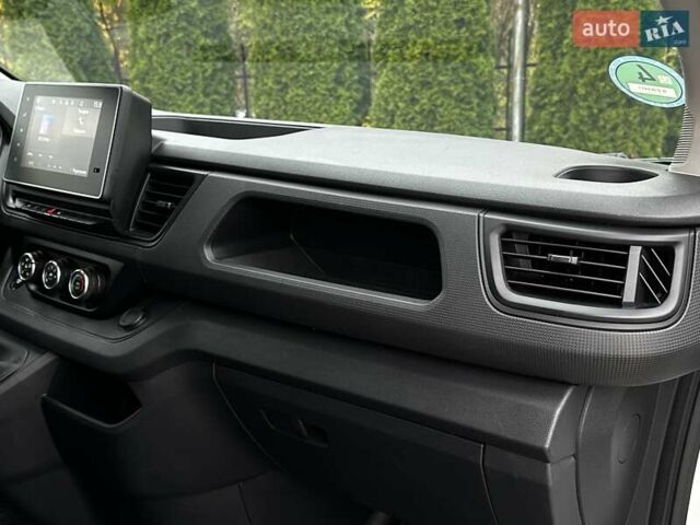 Белый Рено Трафик, объемом двигателя 2 л и пробегом 106 тыс. км за 23800 $, фото 54 на Automoto.ua