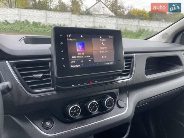 Белый Рено Трафик, объемом двигателя 2 л и пробегом 200 тыс. км за 20700 $, фото 37 на Automoto.ua