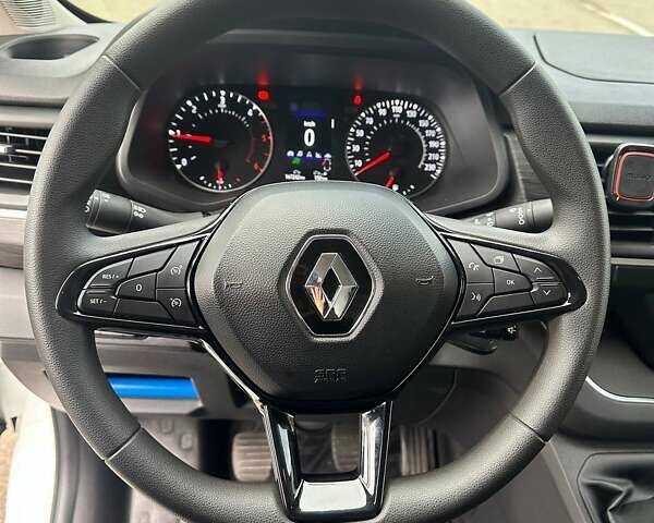 Белый Рено Трафик, объемом двигателя 2 л и пробегом 168 тыс. км за 24200 $, фото 2 на Automoto.ua