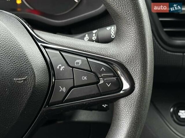 Белый Рено Трафик, объемом двигателя 2 л и пробегом 106 тыс. км за 23800 $, фото 47 на Automoto.ua