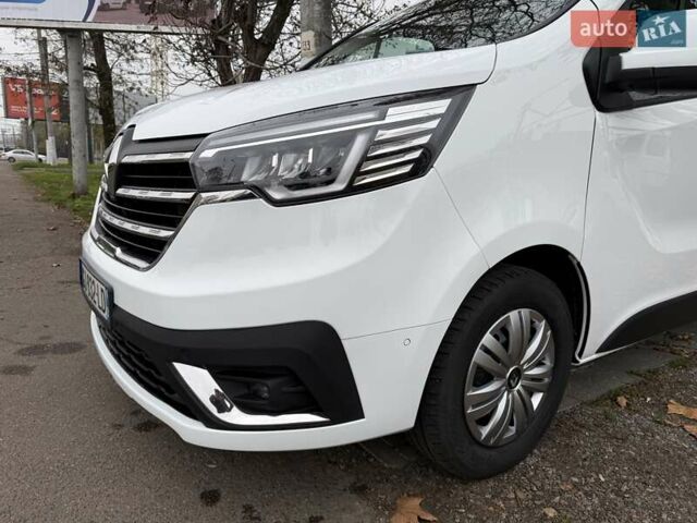 Белый Рено Трафик, объемом двигателя 0 л и пробегом 204 тыс. км за 20900 $, фото 67 на Automoto.ua