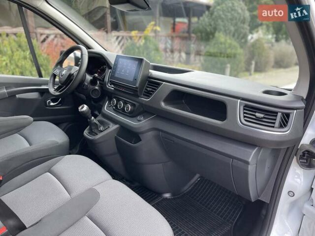 Белый Рено Трафик, объемом двигателя 2 л и пробегом 200 тыс. км за 20600 $, фото 34 на Automoto.ua