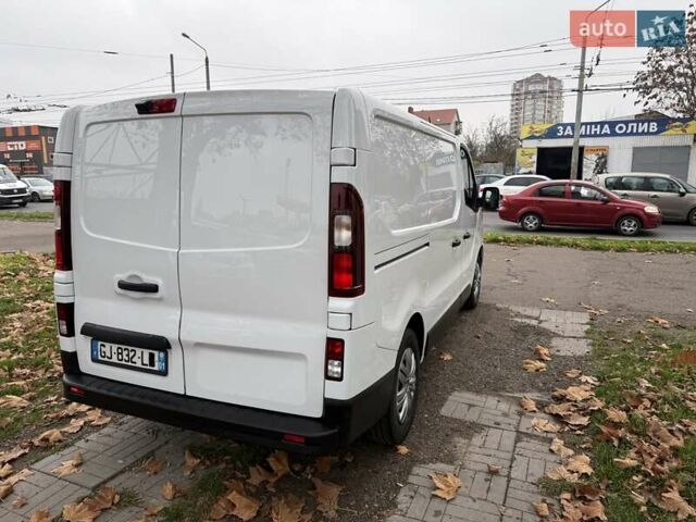 Белый Рено Трафик, объемом двигателя 0 л и пробегом 204 тыс. км за 20900 $, фото 7 на Automoto.ua