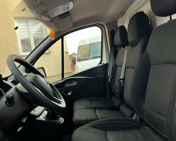 Білий Рено Трафік, об'ємом двигуна 2 л та пробігом 201 тис. км за 19500 $, фото 39 на Automoto.ua