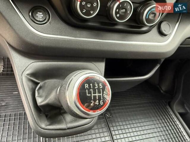 Белый Рено Трафик, объемом двигателя 0 л и пробегом 204 тыс. км за 20900 $, фото 30 на Automoto.ua