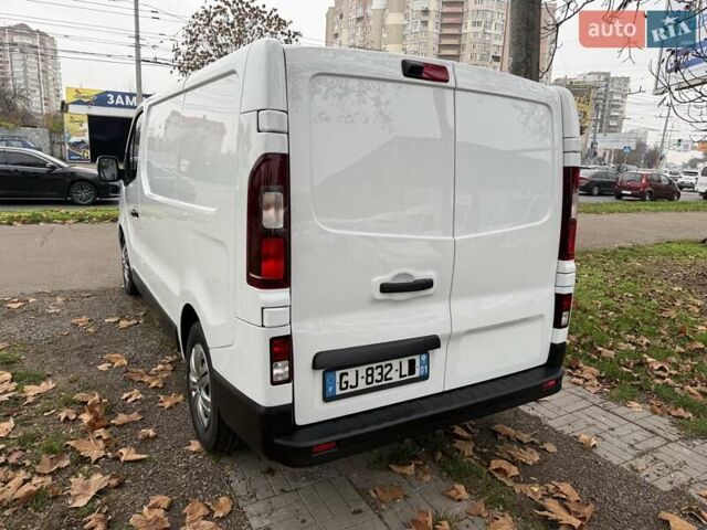 Белый Рено Трафик, объемом двигателя 0 л и пробегом 204 тыс. км за 20900 $, фото 12 на Automoto.ua