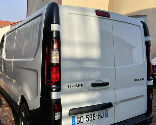 Білий Рено Трафік, об'ємом двигуна 2 л та пробігом 201 тис. км за 19500 $, фото 10 на Automoto.ua