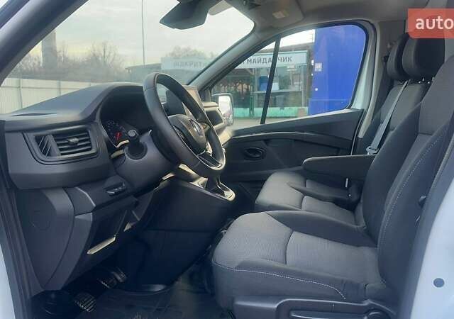 Белый Рено Трафик, объемом двигателя 2 л и пробегом 120 тыс. км за 19800 $, фото 7 на Automoto.ua