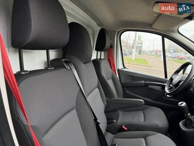 Белый Рено Трафик, объемом двигателя 0 л и пробегом 204 тыс. км за 20900 $, фото 35 на Automoto.ua