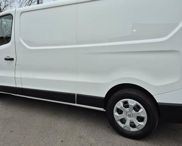 Белый Рено Трафик, объемом двигателя 2 л и пробегом 70 тыс. км за 23900 $, фото 12 на Automoto.ua