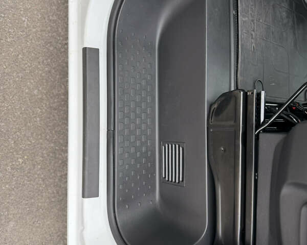 Білий Рено Трафік, об'ємом двигуна 2 л та пробігом 202 тис. км за 16999 $, фото 15 на Automoto.ua