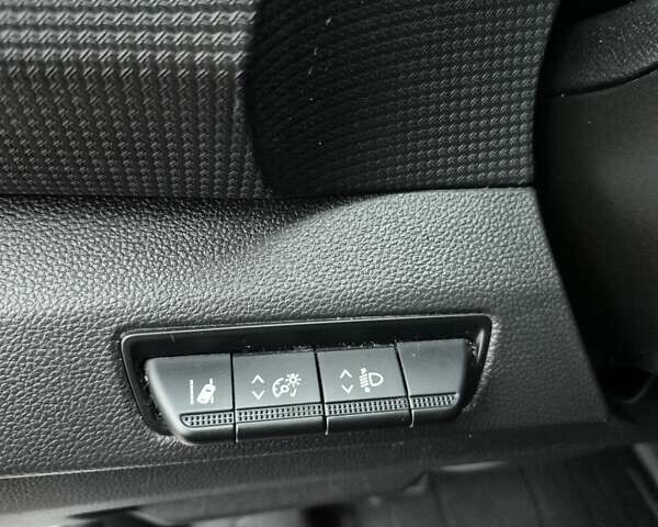 Белый Рено Трафик, объемом двигателя 2 л и пробегом 70 тыс. км за 23900 $, фото 125 на Automoto.ua