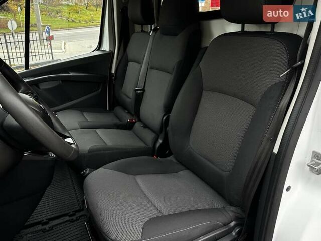 Белый Рено Трафик, объемом двигателя 2 л и пробегом 106 тыс. км за 23800 $, фото 43 на Automoto.ua