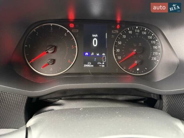 Белый Рено Трафик, объемом двигателя 0 л и пробегом 204 тыс. км за 20900 $, фото 26 на Automoto.ua