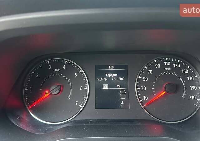 Белый Рено Трафик, объемом двигателя 2 л и пробегом 261 тыс. км за 19800 $, фото 9 на Automoto.ua