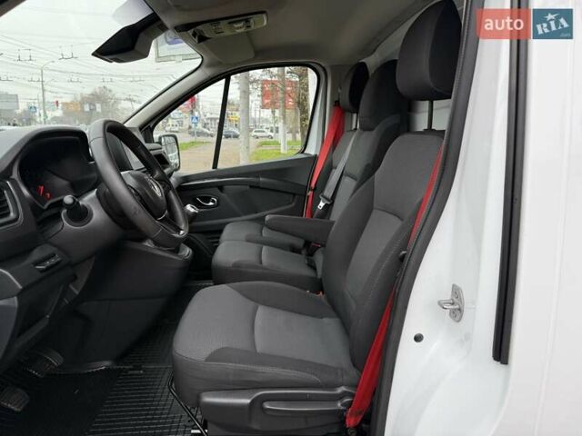 Белый Рено Трафик, объемом двигателя 0 л и пробегом 204 тыс. км за 20900 $, фото 32 на Automoto.ua