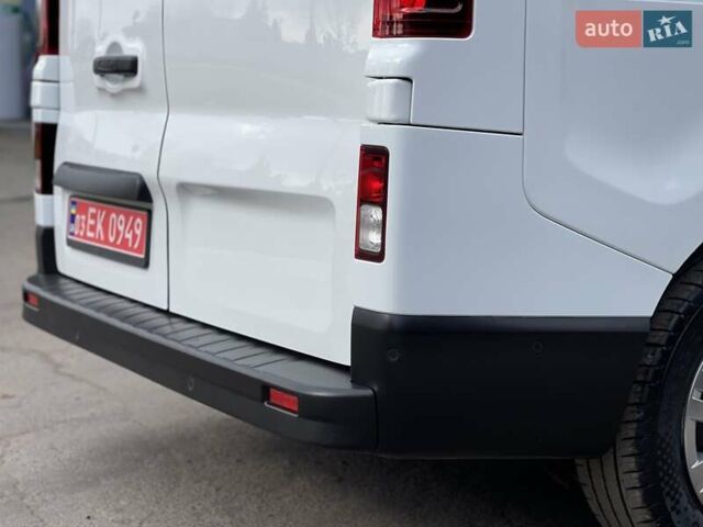 Белый Рено Трафик, объемом двигателя 2 л и пробегом 200 тыс. км за 20600 $, фото 10 на Automoto.ua