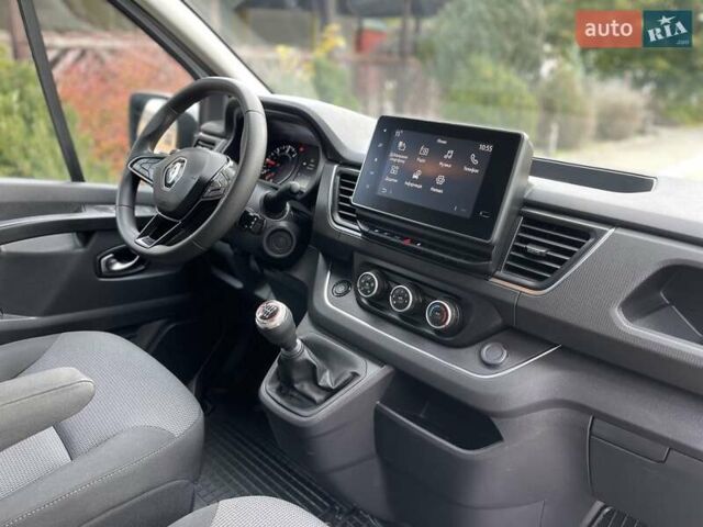 Белый Рено Трафик, объемом двигателя 2 л и пробегом 200 тыс. км за 20600 $, фото 37 на Automoto.ua