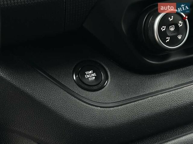 Белый Рено Трафик, объемом двигателя 2 л и пробегом 106 тыс. км за 23800 $, фото 52 на Automoto.ua