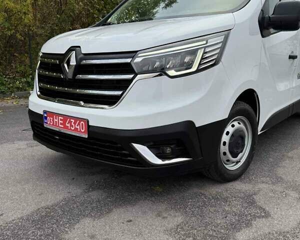 Белый Рено Трафик, объемом двигателя 2 л и пробегом 30 тыс. км за 24900 $, фото 11 на Automoto.ua