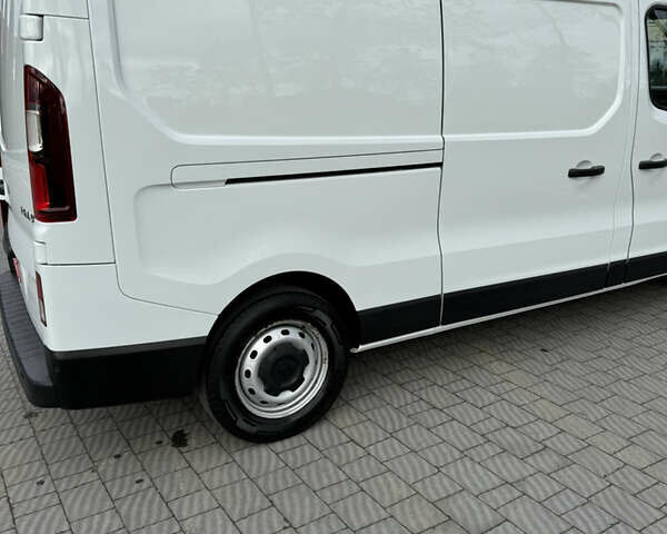 Белый Рено Трафик, объемом двигателя 2 л и пробегом 29 тыс. км за 25300 $, фото 13 на Automoto.ua