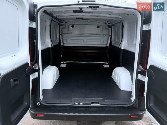 Белый Рено Трафик, объемом двигателя 0 л и пробегом 61 тыс. км за 22650 $, фото 32 на Automoto.ua