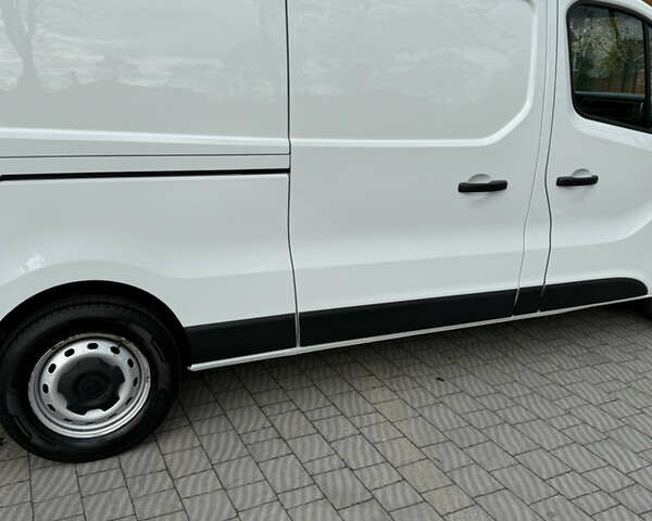 Белый Рено Трафик, объемом двигателя 2 л и пробегом 29 тыс. км за 25300 $, фото 14 на Automoto.ua