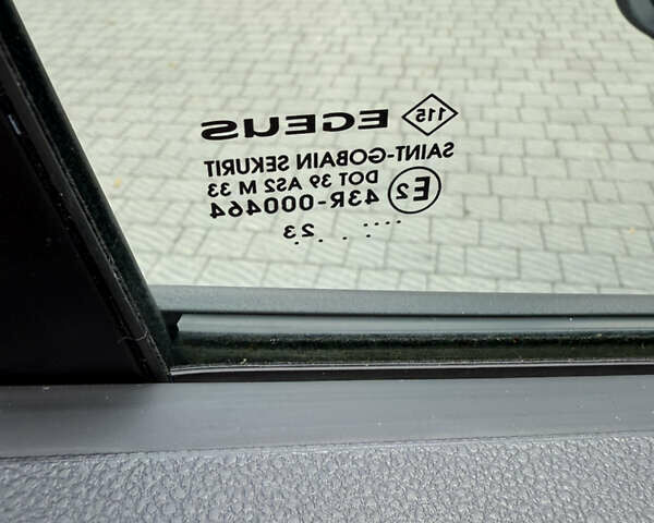 Белый Рено Трафик, объемом двигателя 2 л и пробегом 29 тыс. км за 25300 $, фото 28 на Automoto.ua