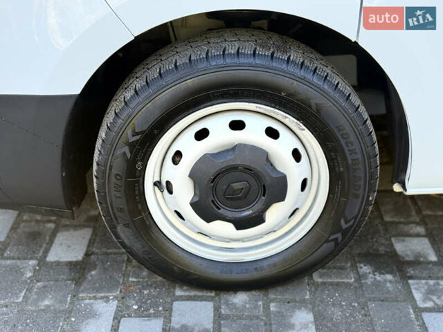 Белый Рено Трафик, объемом двигателя 2 л и пробегом 75 тыс. км за 24000 $, фото 15 на Automoto.ua