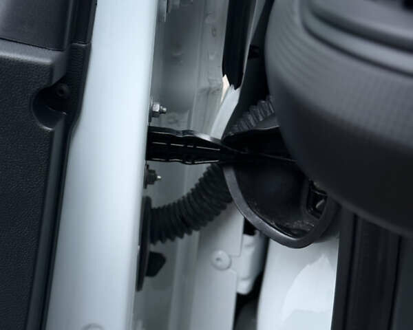 Белый Рено Трафик, объемом двигателя 0 л и пробегом 61 тыс. км за 22650 $, фото 23 на Automoto.ua