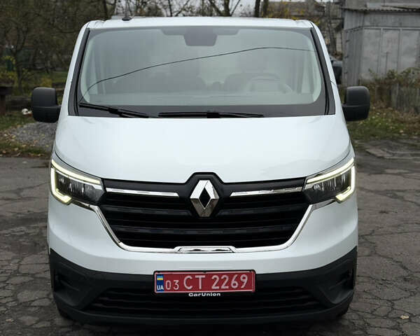 Белый Рено Трафик, объемом двигателя 0 л и пробегом 61 тыс. км за 22650 $, фото 1 на Automoto.ua