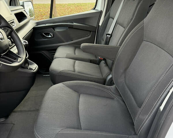 Белый Рено Трафик, объемом двигателя 2 л и пробегом 29 тыс. км за 25300 $, фото 35 на Automoto.ua