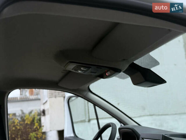 Белый Рено Трафик, объемом двигателя 0 л и пробегом 61 тыс. км за 22650 $, фото 26 на Automoto.ua