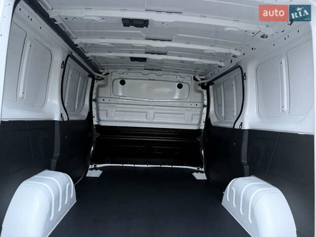 Белый Рено Трафик, объемом двигателя 0 л и пробегом 61 тыс. км за 22650 $, фото 33 на Automoto.ua