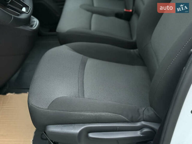 Белый Рено Трафик, объемом двигателя 0 л и пробегом 61 тыс. км за 22650 $, фото 20 на Automoto.ua