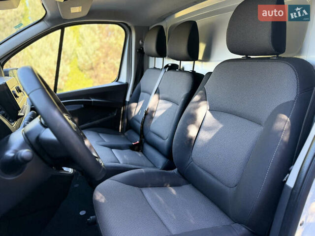 Белый Рено Трафик, объемом двигателя 2 л и пробегом 75 тыс. км за 24000 $, фото 32 на Automoto.ua