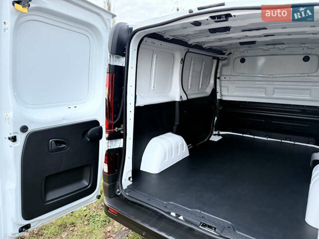 Белый Рено Трафик, объемом двигателя 2 л и пробегом 62 тыс. км за 22150 $, фото 38 на Automoto.ua