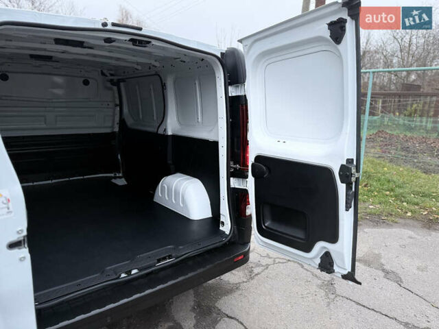 Белый Рено Трафик, объемом двигателя 0 л и пробегом 61 тыс. км за 22650 $, фото 35 на Automoto.ua