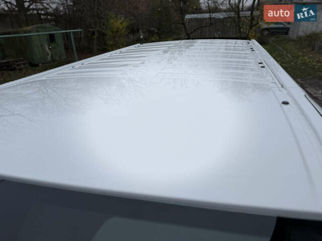 Белый Рено Трафик, объемом двигателя 0 л и пробегом 61 тыс. км за 22650 $, фото 17 на Automoto.ua