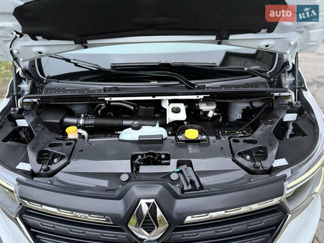 Белый Рено Трафик, объемом двигателя 0 л и пробегом 61 тыс. км за 22650 $, фото 12 на Automoto.ua