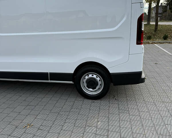 Белый Рено Трафик, объемом двигателя 2 л и пробегом 29 тыс. км за 25300 $, фото 7 на Automoto.ua