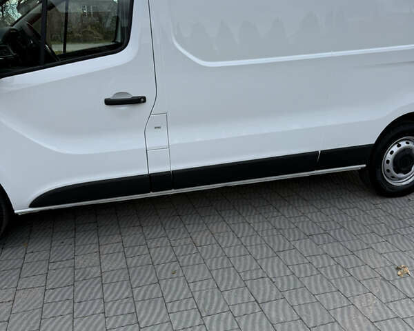 Белый Рено Трафик, объемом двигателя 2 л и пробегом 29 тыс. км за 25300 $, фото 5 на Automoto.ua