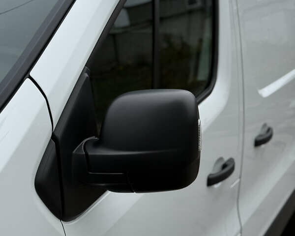 Белый Рено Трафик, объемом двигателя 0 л и пробегом 61 тыс. км за 22650 $, фото 5 на Automoto.ua